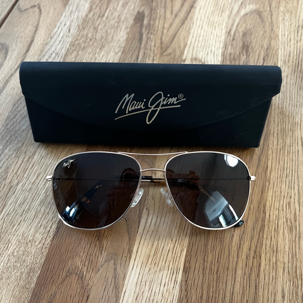Maui Jim Cliff House Aviator Sunglasses with Case